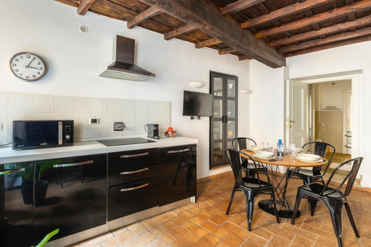 Deza Cozy Place In Monti Apartment Rome Luaran gambar